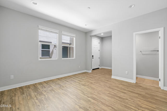623 W Foothill Boulevard, Glendora CA: https://media.crmls.org/mediaz/dd3f41a2-7b43-49d3-8d1c-87eda265d2f9.jpg