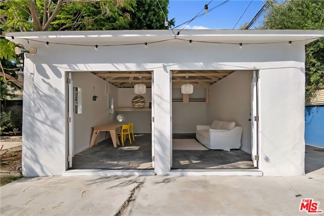 3780 Beethoven Street, Los Angeles CA: https://media.crmls.org/mediaz/dd3f5c91-4f36-4e45-93d2-a76aa34045fe.jpg