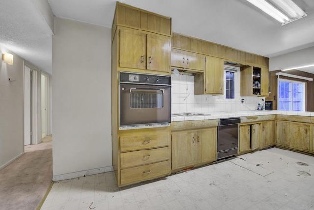 8734 Hermosa Court, Stockton CA: https://media.crmls.org/mediaz/dd3f68bc-ab48-4cf1-ad88-b5334cb27100.jpg