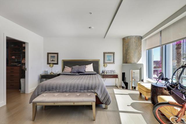 888 W E St, San Diego CA: https://media.crmls.org/mediaz/dd4046d8-fa4c-48c1-95e9-7037e46e08de.jpg