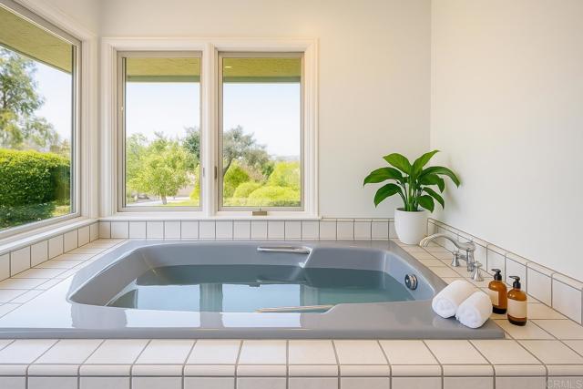 145 Yucca Road, Fallbrook CA: https://media.crmls.org/mediaz/dd40a6eb-1581-47ba-95d7-8daaa98922b0.jpg