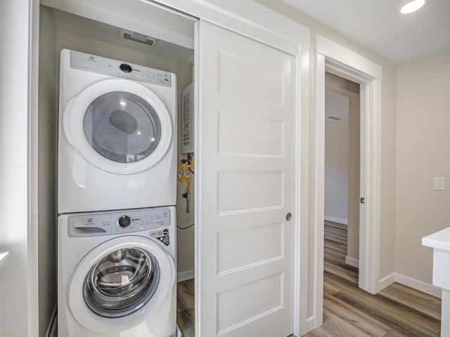 121 Aptos Village Way, Aptos CA: https://media.crmls.org/mediaz/dd40d003-6f85-4d55-827e-2bf8e3c390ac.jpg