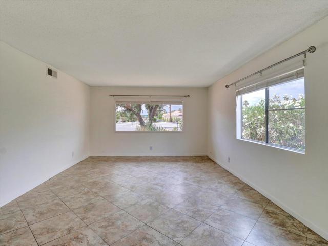 9980 Hoylake Road, Desert Hot Springs CA: https://media.crmls.org/mediaz/dd41a222-acbc-429a-9813-99d9146838d2.jpg