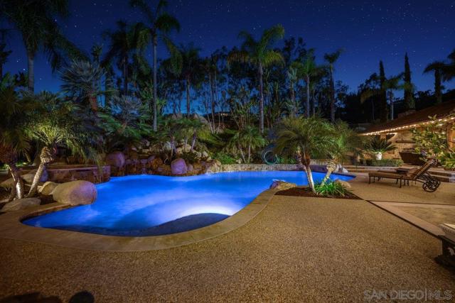 15397 Rock Creek Ln, El Cajon CA: https://media.crmls.org/mediaz/dd41ac1a-da33-4de2-a761-29b2774716aa.jpg