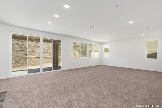 15221 DAWNING CT, Lake Elsinore CA: https://media.crmls.org/mediaz/dd41b370-259d-46cf-b0e2-79169f01ac98.jpg
