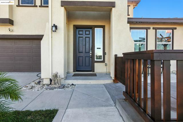 536 Aster St, Vacaville CA: https://media.crmls.org/mediaz/dd4307eb-d5cb-4f8e-afa4-27a23e8b2e57.jpg