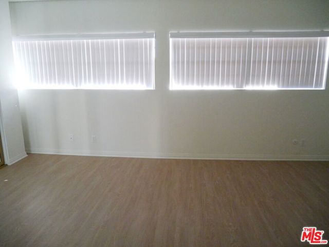 10827 MARIETTA Avenue, Culver City CA: https://media.crmls.org/mediaz/dd43d746-99d7-472d-9453-758905d8beea.jpg