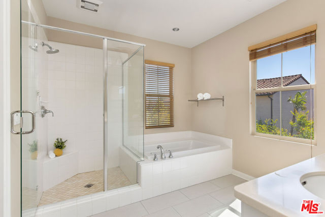 66 Rembrandt, Irvine CA: https://media.crmls.org/mediaz/dd43dcb3-954c-412e-9278-44fc79e7db75.jpg