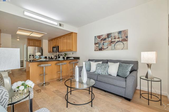 4834 Garnet Cmn, Fremont CA: https://media.crmls.org/mediaz/dd440f9d-42c0-4276-97e7-d6c61959549e.jpg