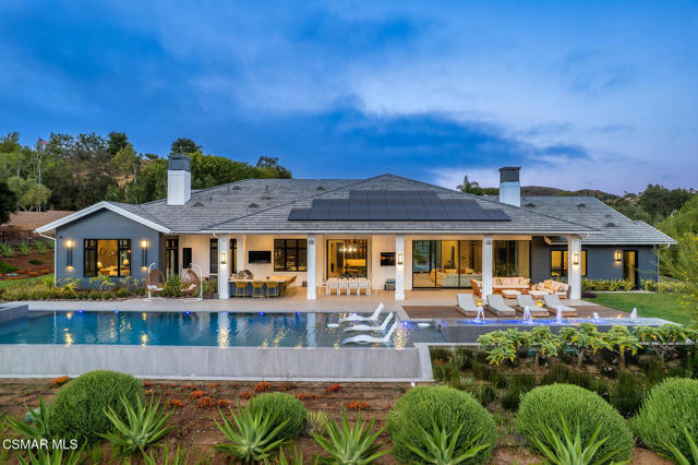 2111 High Knoll Circle, Thousand Oaks CA: https://media.crmls.org/mediaz/dd443d9d-4775-484b-9439-718d7d5fd259.jpg