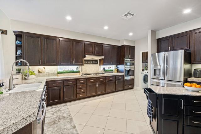 80055 Jasper Park Avenue, Indio CA: https://media.crmls.org/mediaz/dd44bb1e-f729-4805-afc8-c092f20f0f7c.jpg