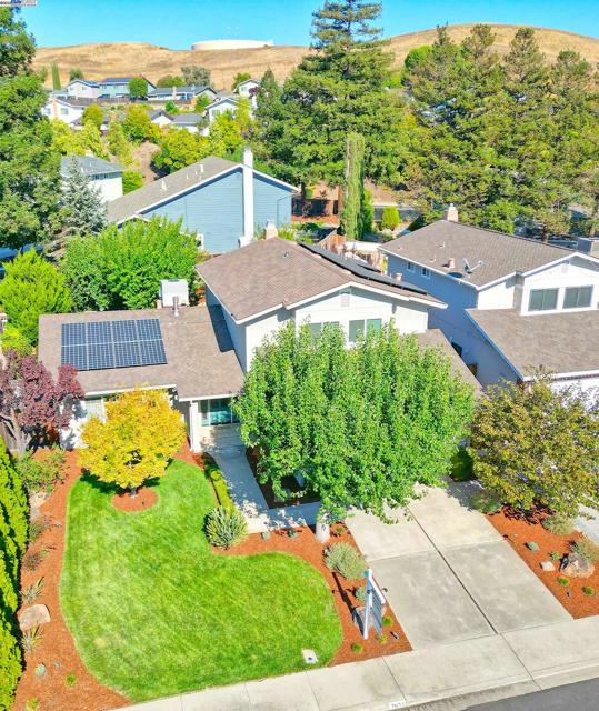 7653 Turquoise St, Dublin CA: https://media.crmls.org/mediaz/dd46b19e-b081-4a89-9802-bf0e69cf75a3.jpg