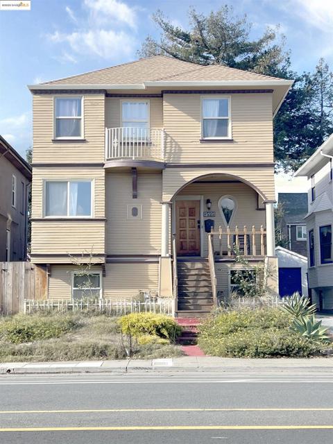 1525 Adeline St, Oakland CA: https://media.crmls.org/mediaz/dd46de0d-e04f-40f4-887e-764400882f6d.jpg