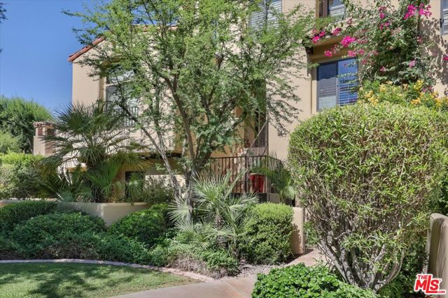 208 Villorrio Drive, Palm Springs CA: https://media.crmls.org/mediaz/dd46e767-cf82-4098-b070-1c5c4b839f92.jpg