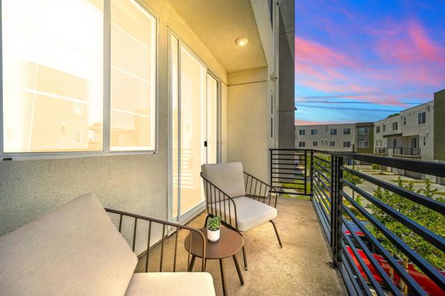 29341 Hub Court, Hayward CA: https://media.crmls.org/mediaz/dd46eae0-30ec-4da0-9fb2-e20d24136d42.jpg