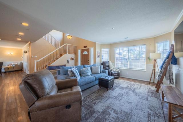 148 Greenbriar Way, Salinas CA: https://media.crmls.org/mediaz/dd479dcf-99b3-49fd-a6f2-5a66f8902148.jpg