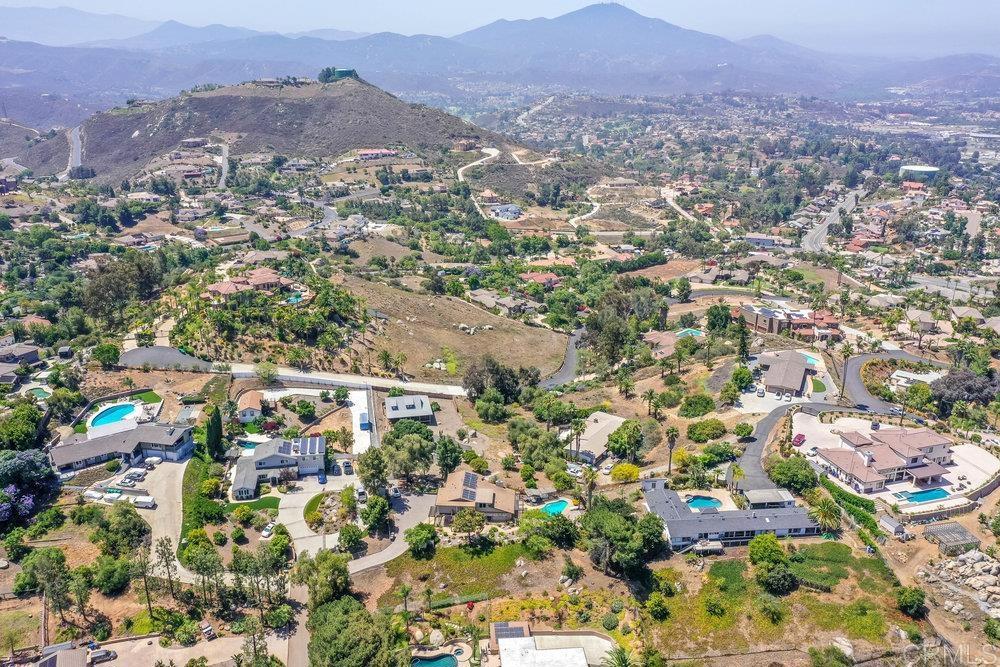 1050 Vista Sierra Drive