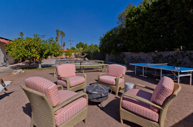 2200 E Acacia, Palm Springs CA: https://media.crmls.org/mediaz/dd48a856-78a2-4bf8-b720-b10b0fe20719.jpg
