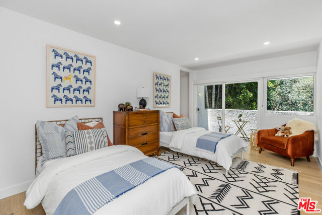 366 N Kenter Avenue, Los Angeles CA: https://media.crmls.org/mediaz/dd48f3b7-b558-4fb0-8315-2c970ff88223.jpg