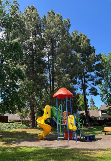 20179 Northwest Square, Cupertino CA: https://media.crmls.org/mediaz/dd49857c-f27d-4c66-9670-c5072cb0b7d5.jpg