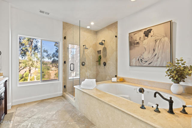13045 Ripple Creek Lane, Camarillo CA: https://media.crmls.org/mediaz/dd49fd62-35d7-48c7-9a4d-c1a13f9641cb.jpg