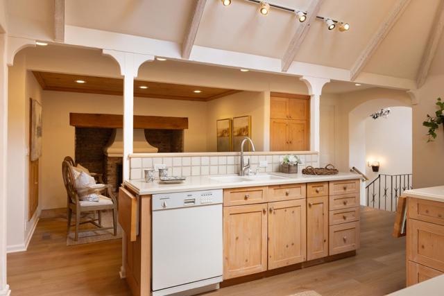 0 Forest 3 SE of 8th Avenue, Carmel CA: https://media.crmls.org/mediaz/dd4a5f9c-059f-479c-bb5d-145212737350.jpg