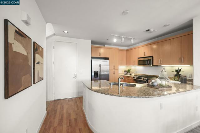 5501 De Marcus Blvd, Dublin CA: https://media.crmls.org/mediaz/dd4a9607-06aa-4560-9a9e-900d89e9e779.jpg