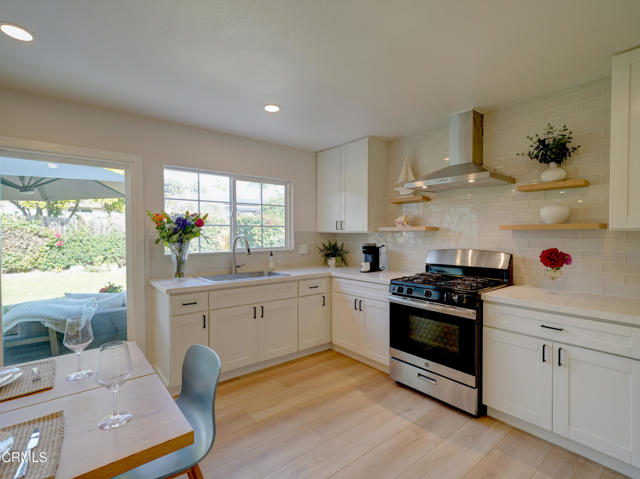 Detail Gallery Image 16 of 37 For 29047 Ironwood Ln, Saugus,  CA 91390 - 3 Beds | 3/1 Baths