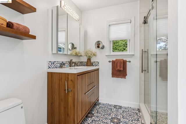 Image 17 of 51 For 5861 Bernhard Ave