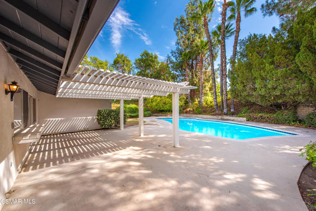 20027 Hiawatha Street, Chatsworth CA: https://media.crmls.org/mediaz/dd4b9a8b-0cb4-46f1-b2d0-32f5cd8ea0b3.jpg