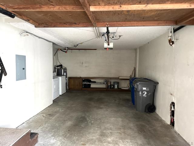 2252 Caminito Pajarito, San Diego CA: https://media.crmls.org/mediaz/dd4ba7d2-39fb-4c31-b8b0-b4f73acc7840.jpg