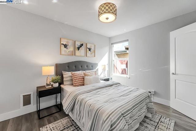 338 Orchard Ave, Sunnyvale CA: https://media.crmls.org/mediaz/dd4ca9d4-1d0e-41ff-86e5-c8bec1c028ca.jpg