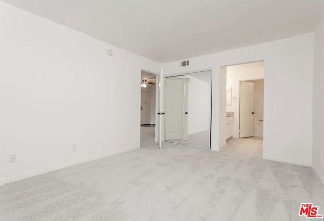 524 E Hazel Street, Inglewood CA: https://media.crmls.org/mediaz/dd4dd2e8-0a39-4e4b-b6ed-3375435c1191.jpg