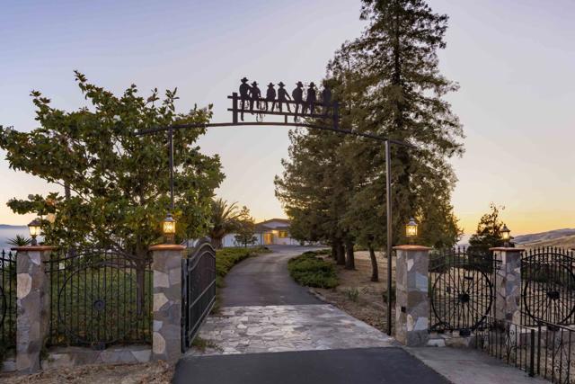 4024 Higuera Highland Lane, San Jose CA: https://media.crmls.org/mediaz/dd4e5b51-03de-4fd6-bb2f-c9614fe107bb.jpg