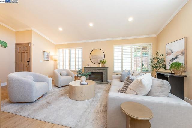 33036 Soquel St, Union City CA: https://media.crmls.org/mediaz/dd4e6d3a-8ce1-41e7-a717-1e2b92ea7c2b.jpg