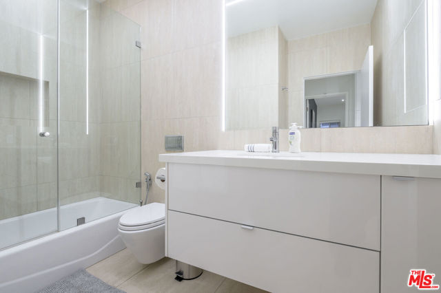 1818 Thayer Avenue, Los Angeles CA: https://media.crmls.org/mediaz/dd4ea1f5-a7c9-4cd5-9c54-4db7698a781f.jpg