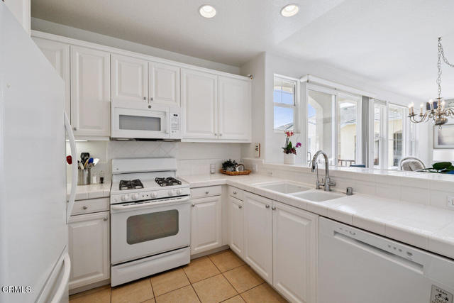 1740 TANAGER Street, Ventura CA: https://media.crmls.org/mediaz/dd4ea7b6-9fa2-48ee-b61d-e744cfbcaaf8.jpg