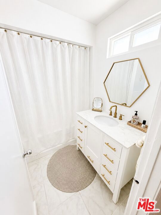https://media.crmls.org/mediaz/dd4edc53-e400-49ad-bed3-836e34c59756.jpg?preset=X-Large