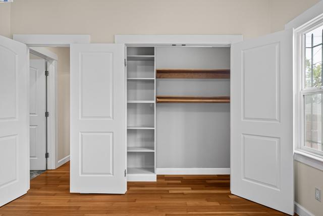 931 E 23Rd St, Oakland CA: https://media.crmls.org/mediaz/dd5066ca-b18c-45b3-b500-1d5289d06ee2.jpg