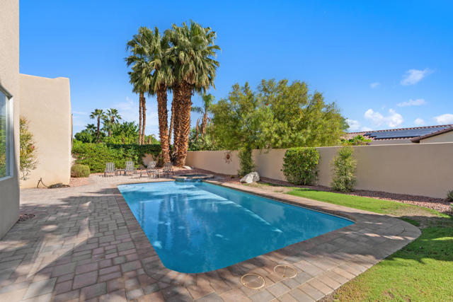 42 Marricopa Court, Palm Desert CA: https://media.crmls.org/mediaz/dd50f2ed-ee21-4711-a8df-f385799d6ad6.jpg