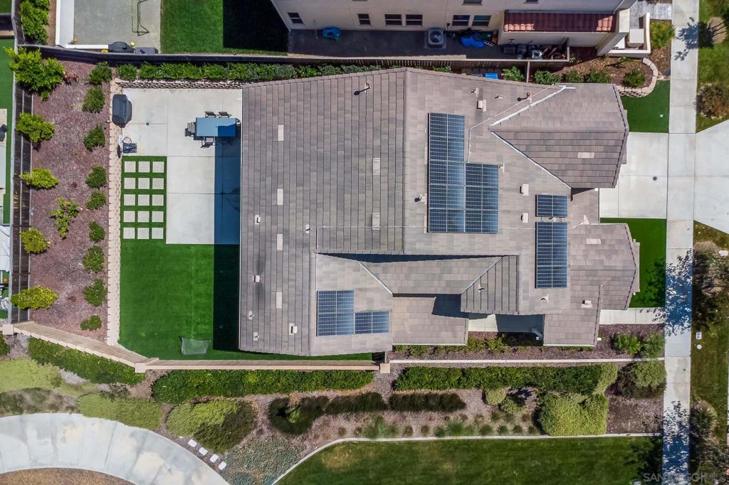 https://media.crmls.org/mediaz/dd520a28-fa4a-48d1-975d-d40103b1f0d9.jpg?preset=X-Large