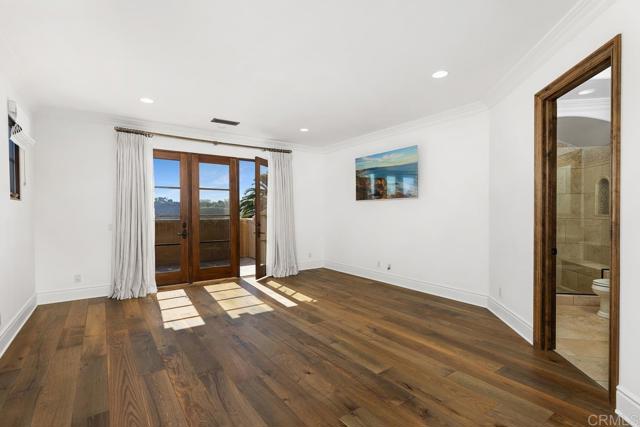 5015 Rancho Quinta Bend, San Diego CA: https://media.crmls.org/mediaz/dd530e96-ad0c-46ec-b162-608300fae3d4.jpg