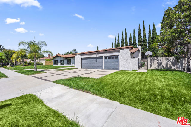 9724 Bothwell Road, Northridge CA: https://media.crmls.org/mediaz/dd538071-9fa4-4526-9fee-95e51af12546.jpg