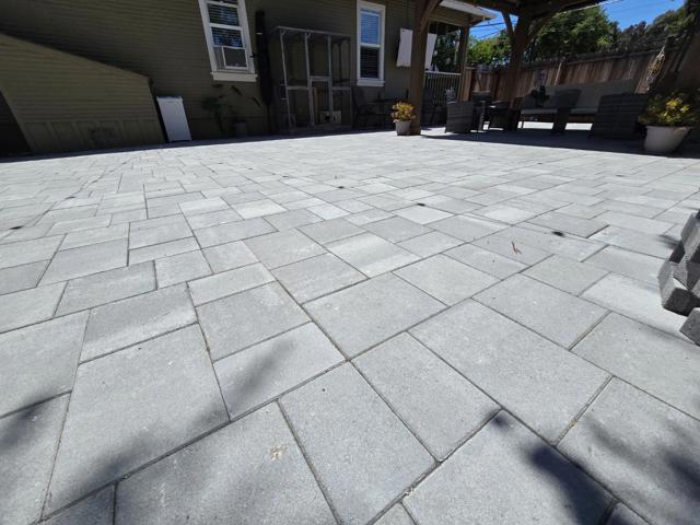 38 Monterey Street, San Juan Bautista CA: https://media.crmls.org/mediaz/dd53df76-0e89-402b-9c43-ea794b686bd0.jpg