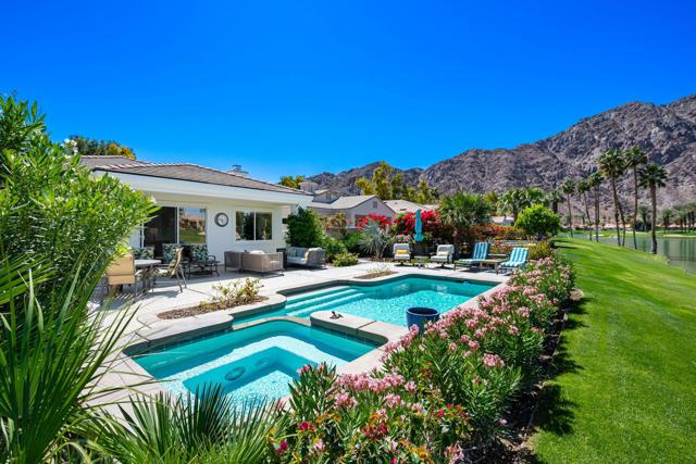 54580 Tanglewood, La Quinta CA: https://media.crmls.org/mediaz/dd548a95-cce1-47c4-8892-fb6b063fc8b3.jpg
