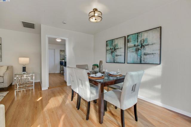 30847 Prestwick Ave, Hayward CA: https://media.crmls.org/mediaz/dd54d7c5-d581-4c63-b32f-8ec4c98b75f4.jpg