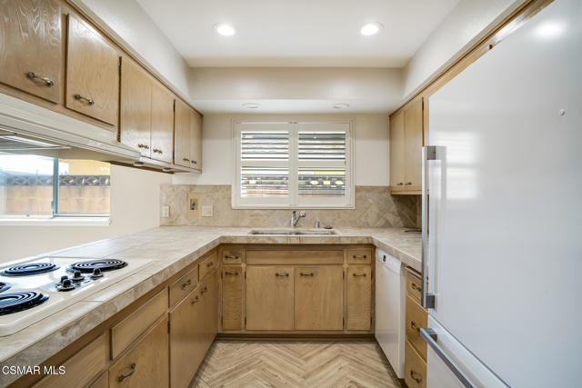 624 Montgomery Avenue, Ventura CA: https://media.crmls.org/mediaz/dd54ee92-669c-4c93-bd3b-93d8fde5683c.jpg