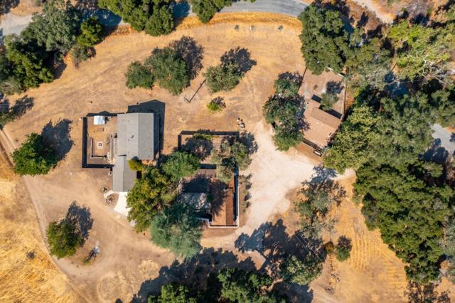 20500 CACHAGUA Road, Carmel Valley CA: https://media.crmls.org/mediaz/dd5623ef-c95d-49fe-8bbe-5fb67bae6585.jpg