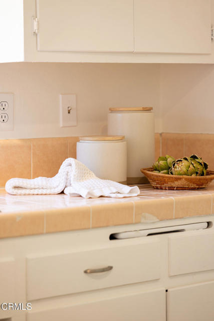 Detail Gallery Image 10 of 36 For 570 Apple Grove Ln, Santa Barbara,  CA 93105 - 6 Beds | 2 Baths