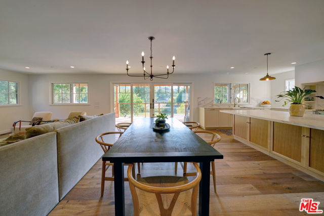 2310 Laguna Circle Drive, Agoura Hills CA: https://media.crmls.org/mediaz/dd56aab3-13c5-4e63-b324-28a16ef5f51c.jpg